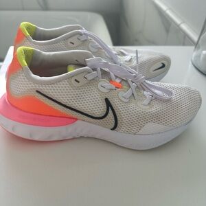 Nike renew men’s size 8